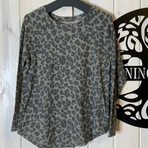 Peace & Pearls knit top, size L.  Grey leopard print